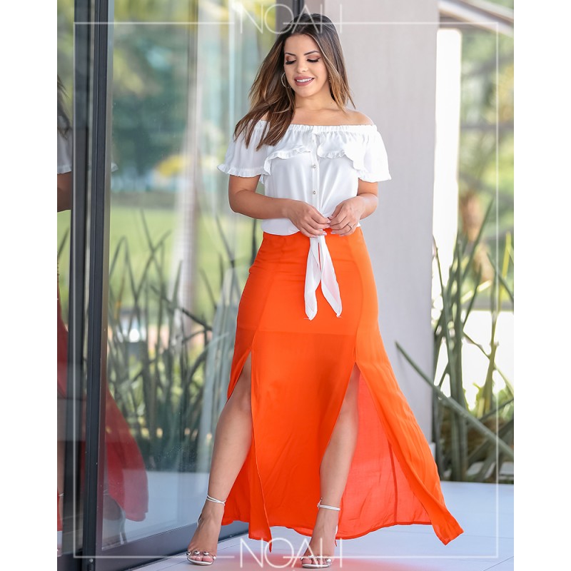 Blusa branca shop com saia longa